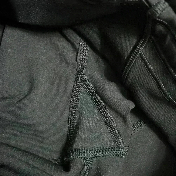 Lululemon black mesh legging - Picture 4 of 7